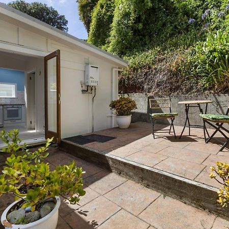 Peaceful & Private City Cottage With Carparks Wellington Eksteriør billede